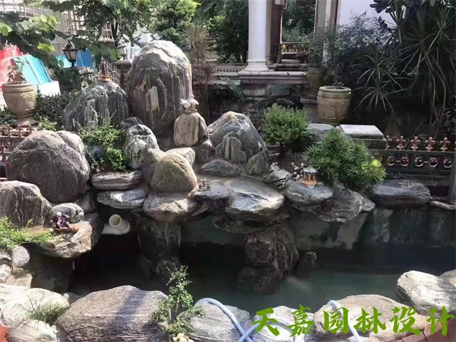 清苑小型庭院假山鱼池